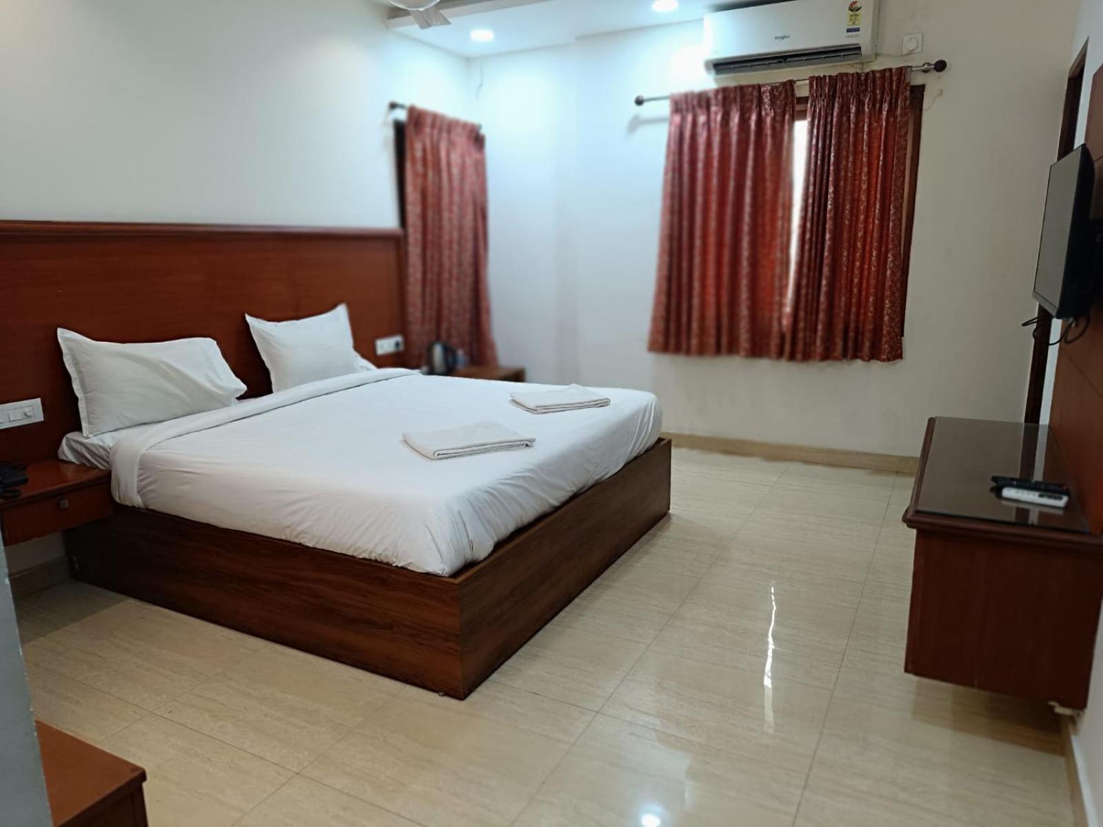 Azhagappa Residency Apartment Пондичери Екстериор снимка