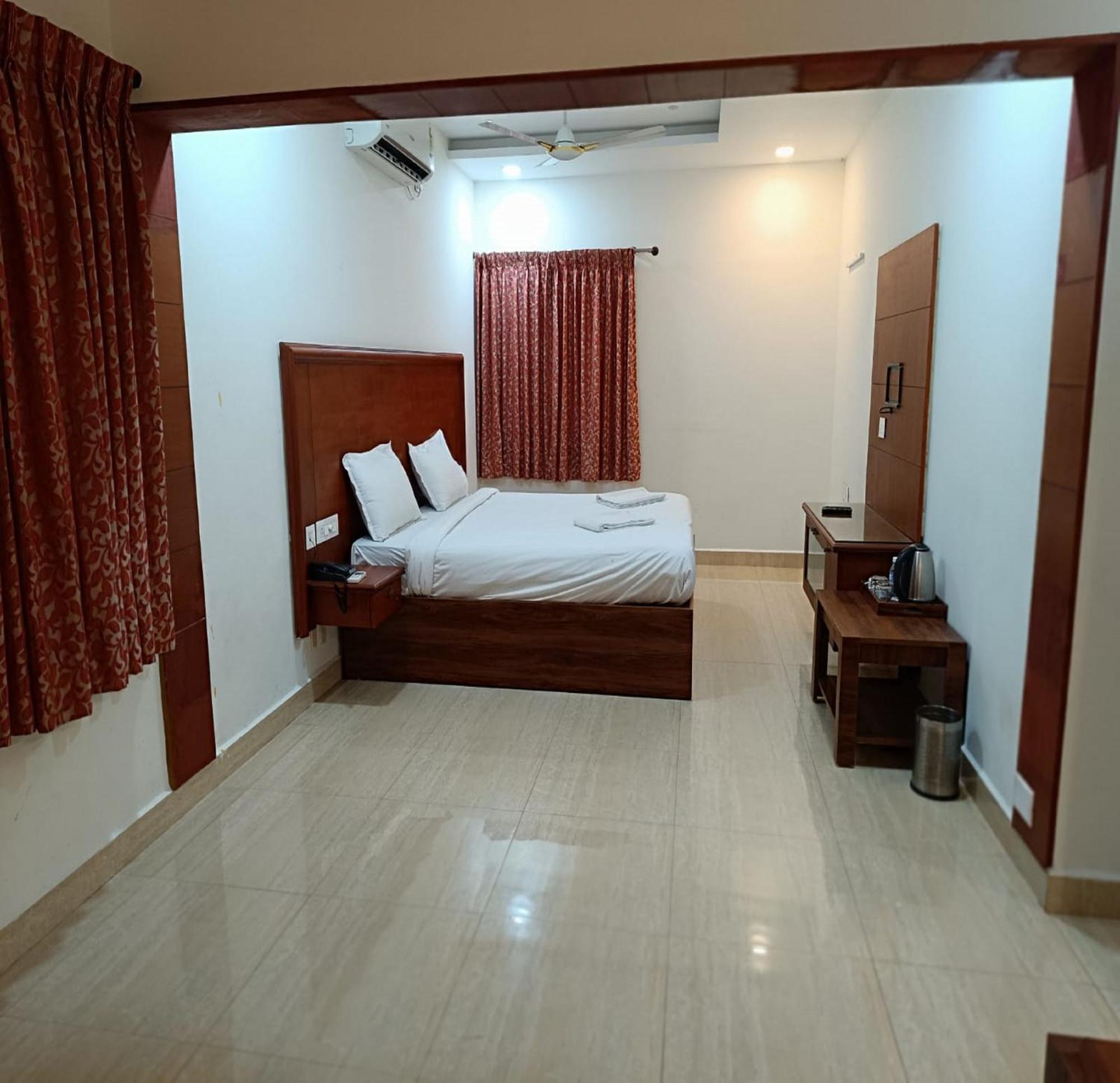 Azhagappa Residency Apartment Пондичери Екстериор снимка